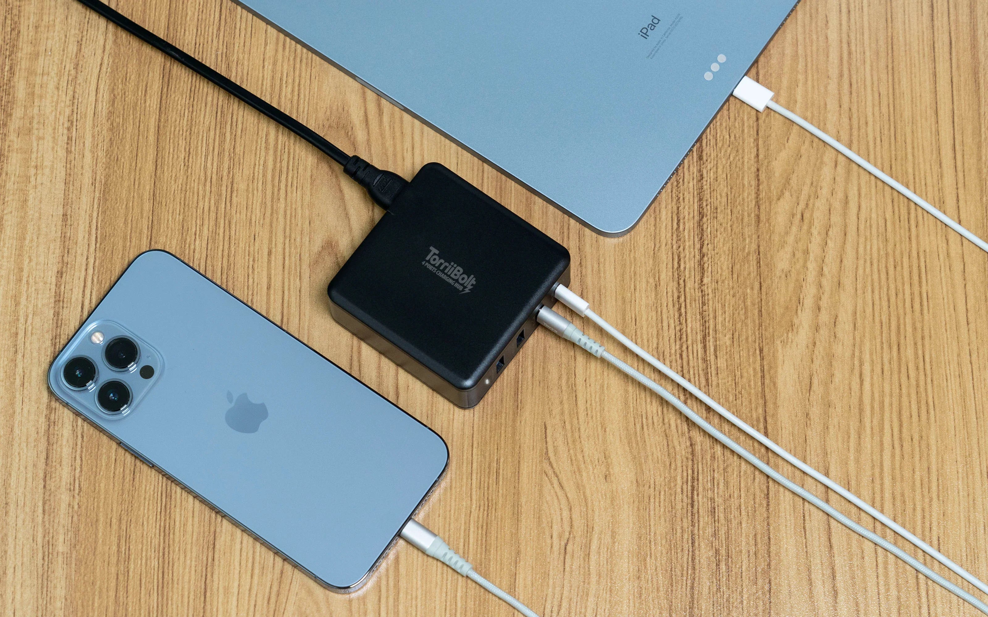 Torrii Bolt 4 Port Charging Hub with 2 USB-C & 2 USB-A QC 3.0 - Black - Tashqila Torrii Bolt 4 Port Charging Hub with 2 USB-C & 2 USB-A QC 3.0 - Black - Tashqila